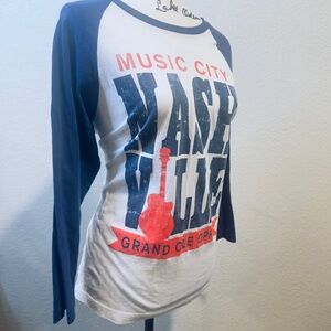 Nashville• Music City •Grand Ole Opry •Graphic Raglan Tee• Medium